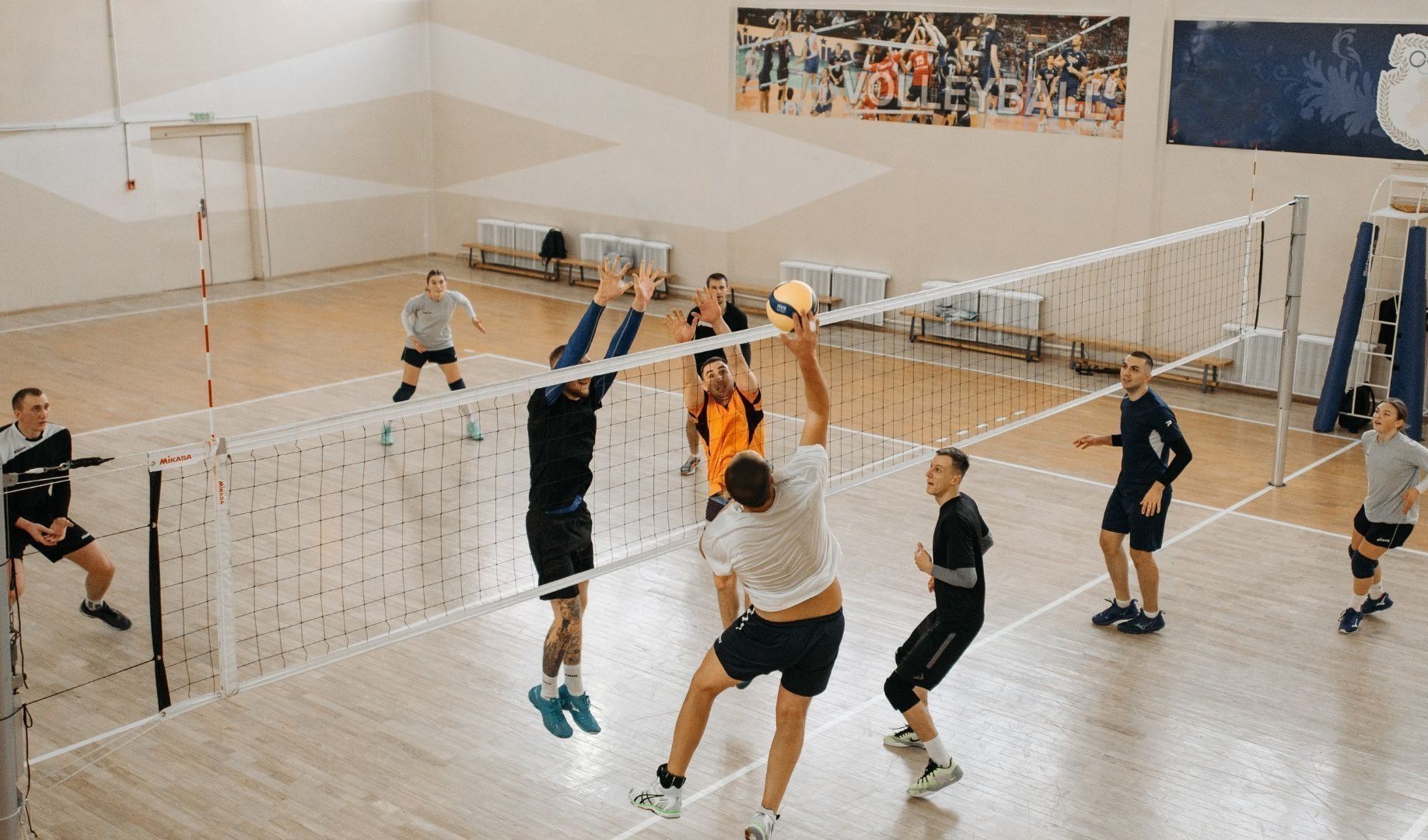 Volleybollpraktik i Albir, Spanien