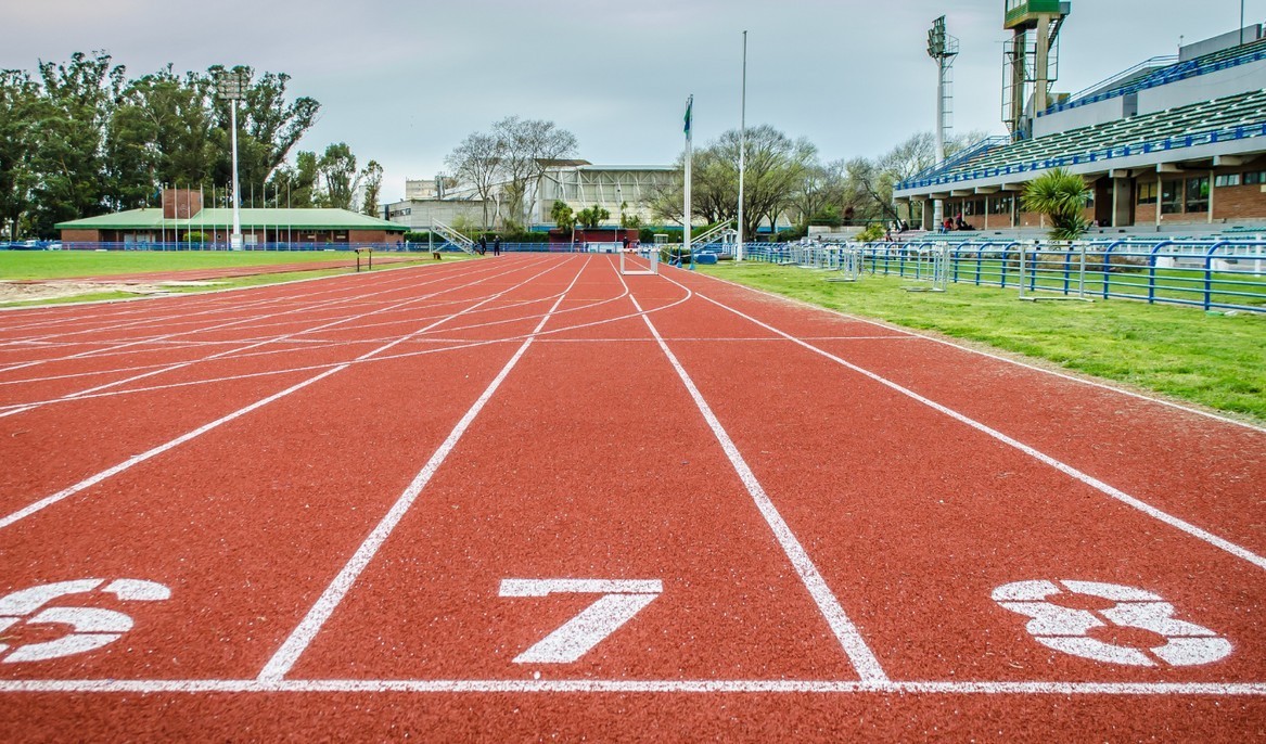 Atletikeventyr i Albir: Træn og slap af under den spanske sol